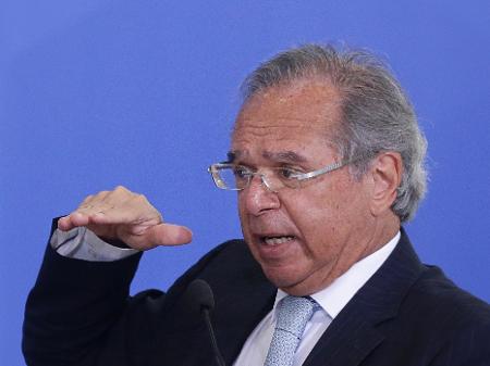 'Imposto digital' de Guedes vai tributar saques e pode incidir sobre mais operações que CPMF
